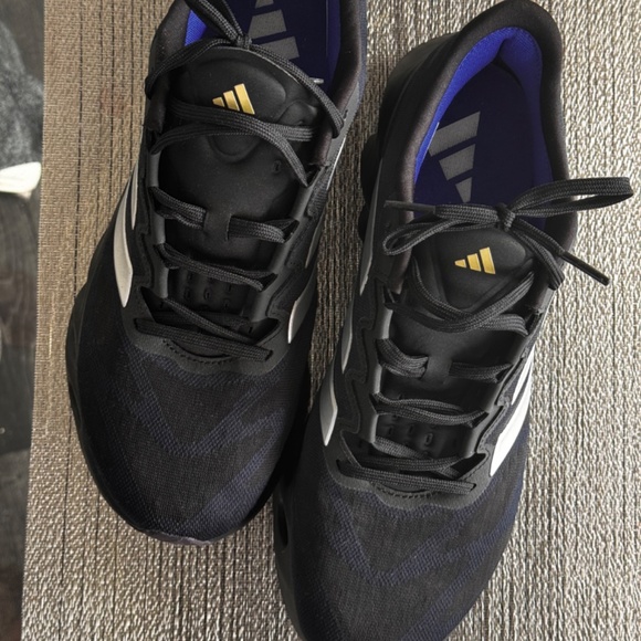 SWITCH FWD RUNNING SHOES - Picture 2 of 4